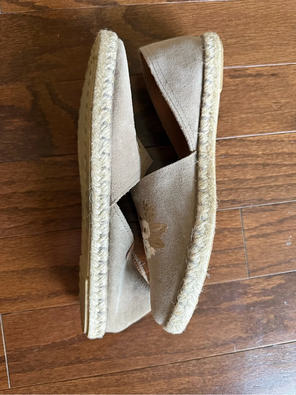 Verbenas Women’s Beige Embroidered Suede Espadrilles size 40 EU